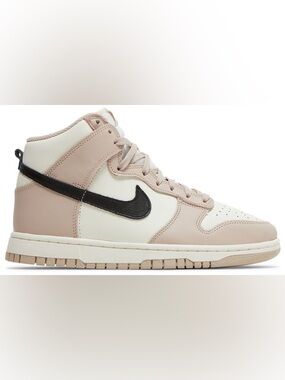 Nike women’s High Dunk Sneaker